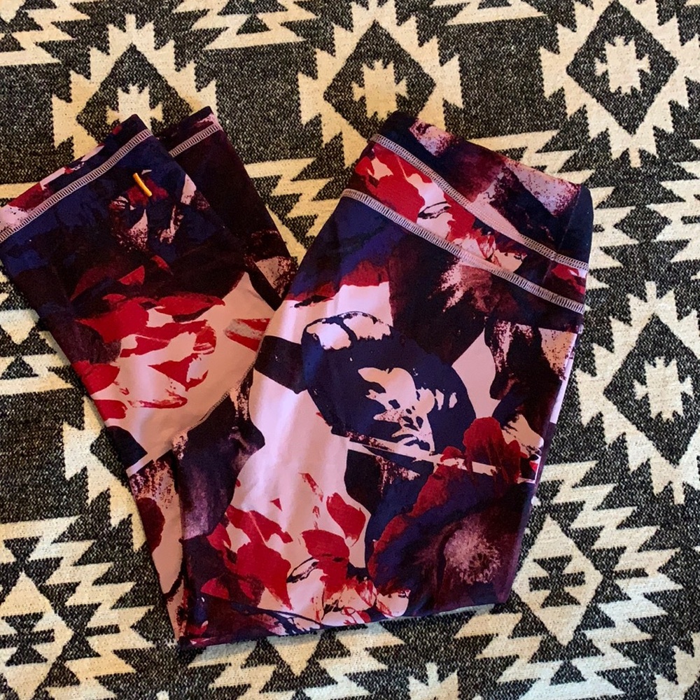 Lucy Workout Capris, Medium